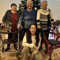 21_Návštevníčky vianočného koncertu s našou opatrovateľkou Peťkou_2512