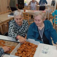 4_Pečenie medovníkov_2512