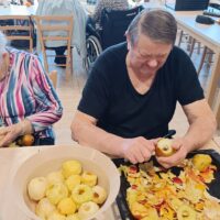 6_Šúpanie jabĺčok_2601