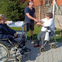 18_Pohostenie v záhrade-meniny Jozefa_2603